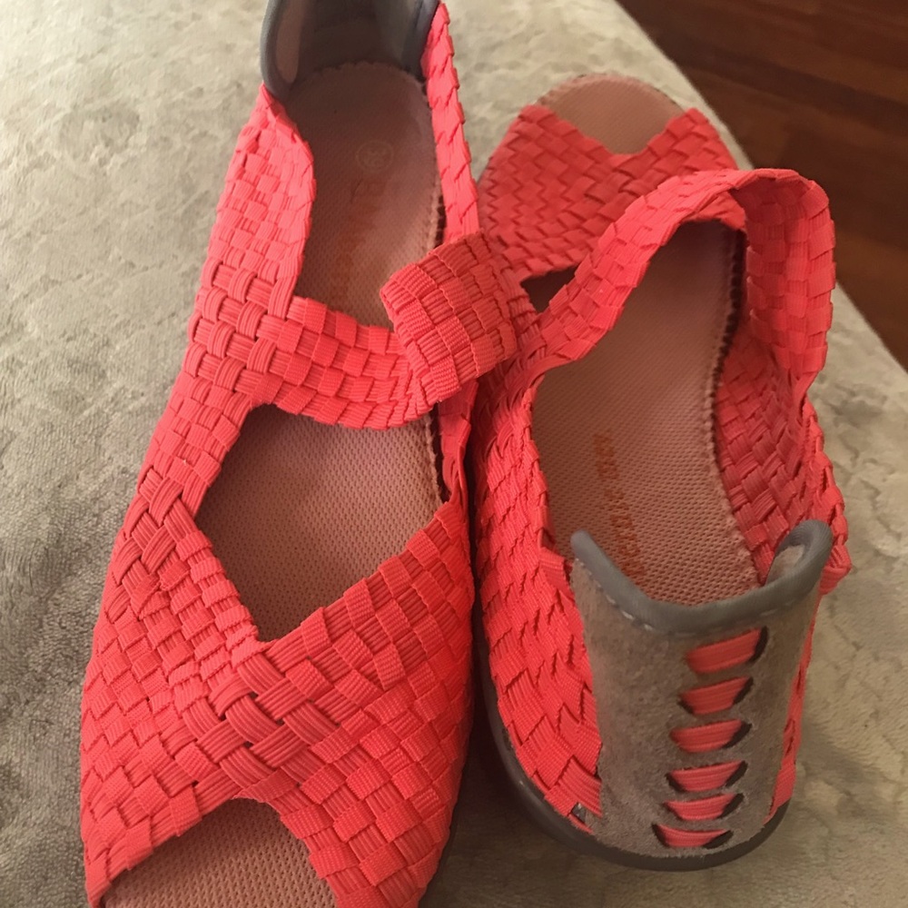 Open Toe BM Bernie Mev Size (39) 8.5